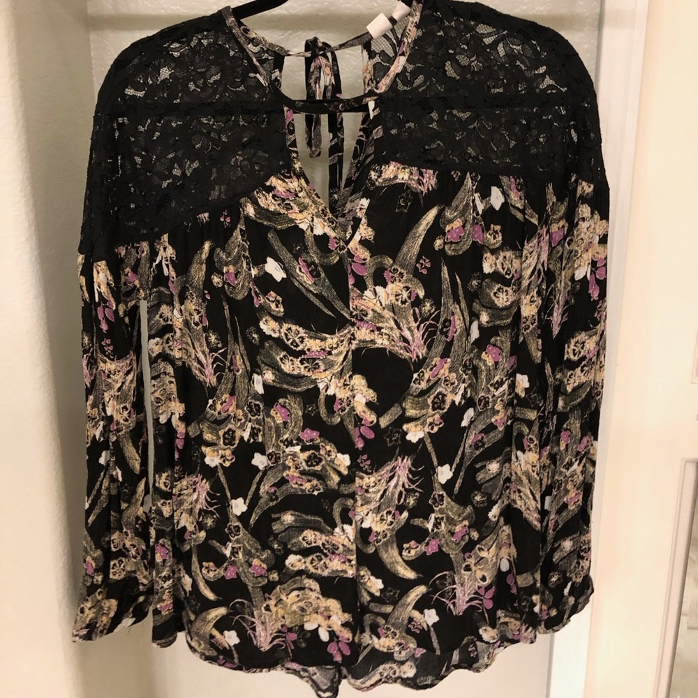 Floral print blouse